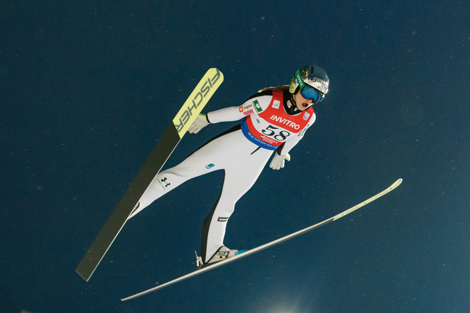 Nika Kriznar Gewinnt Alpenkrone In Hinzenbach Skispringen