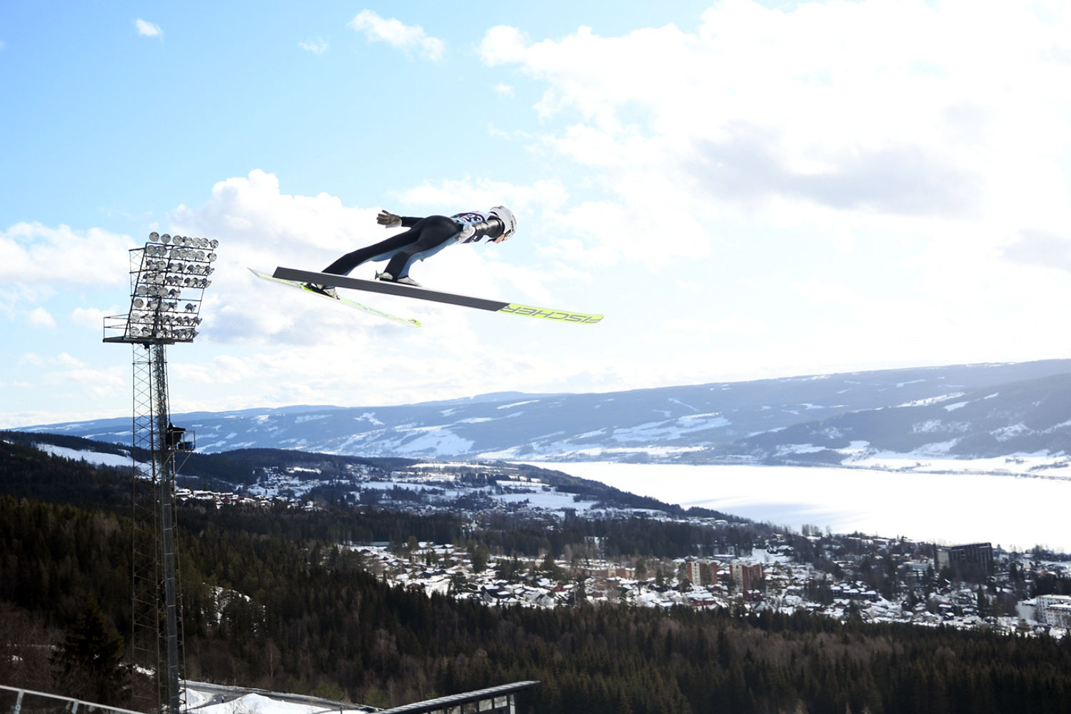 Qualifikation zum Skispringen in Lillehammer heute live im TV, Stream