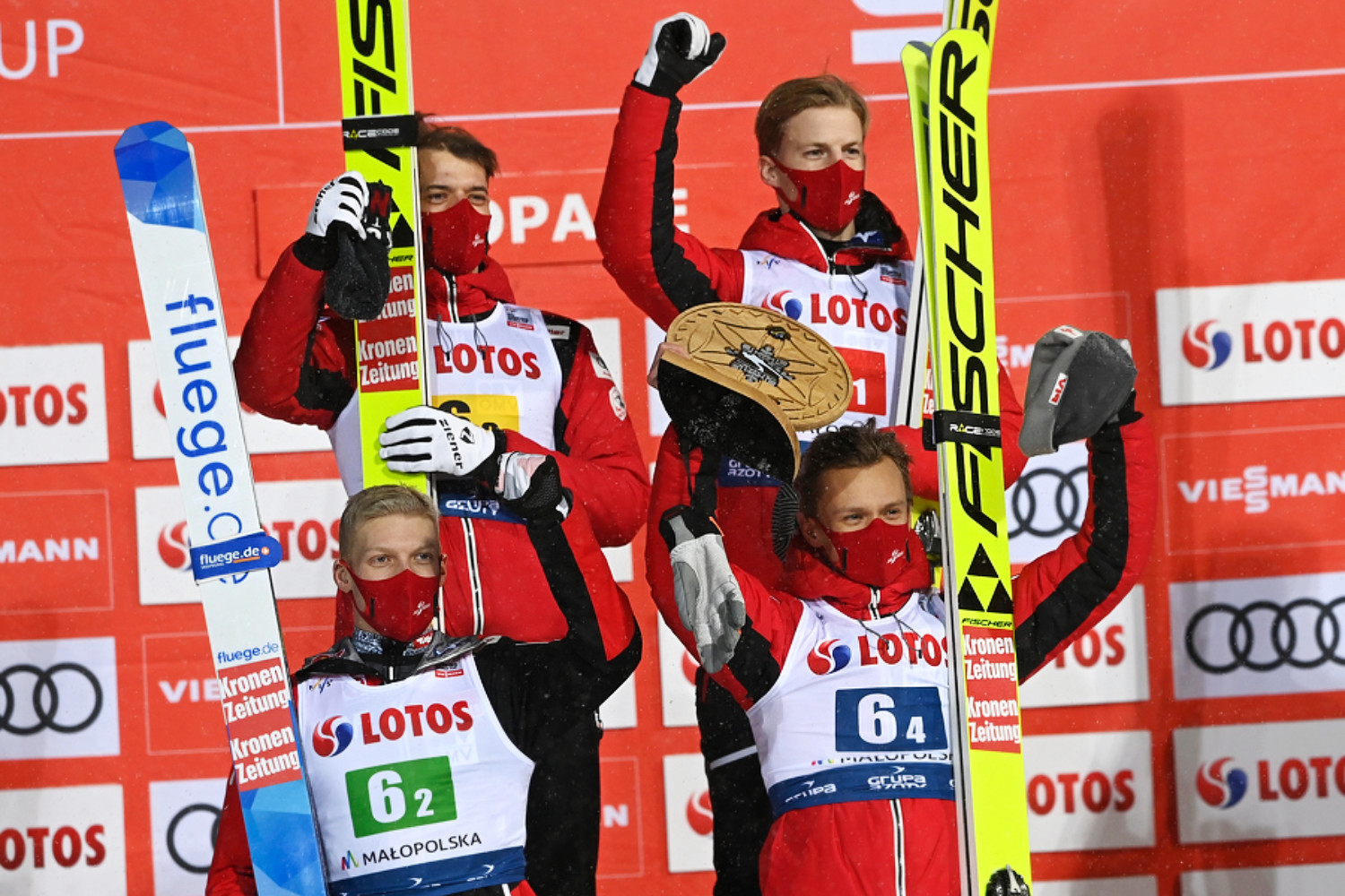 Österreichische Skispringer feiern Sieg beim Teamwettkampf in Zakopane