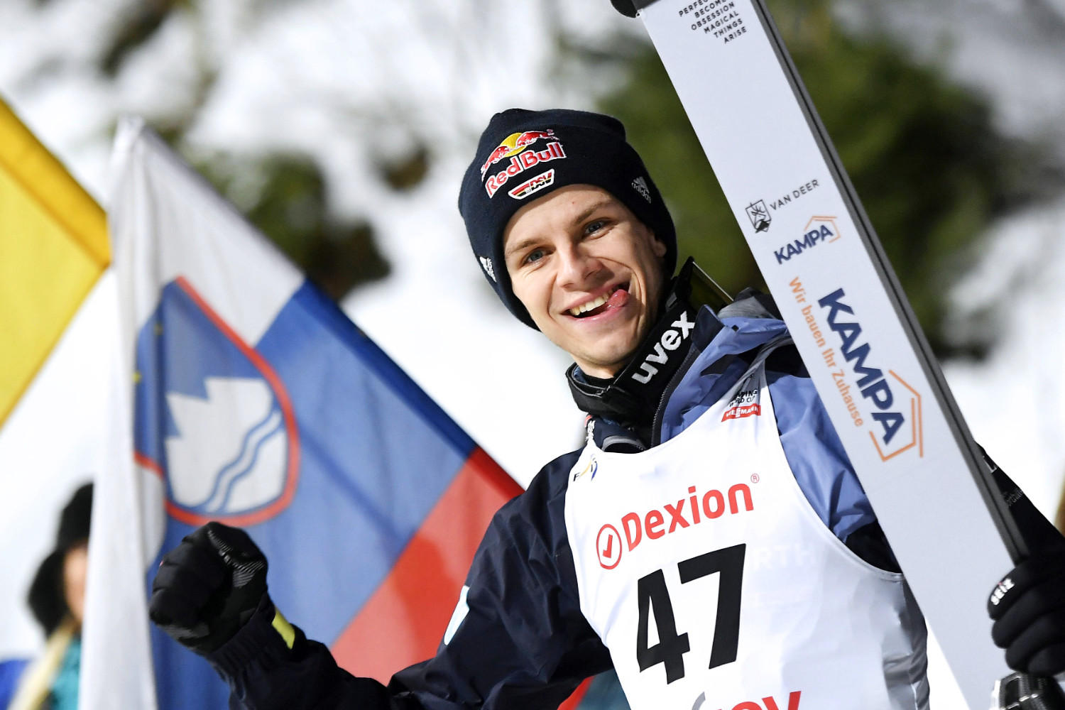 Deutscher Doppelsieg in Hinzenbach Andreas Wellinger triumphiert vor