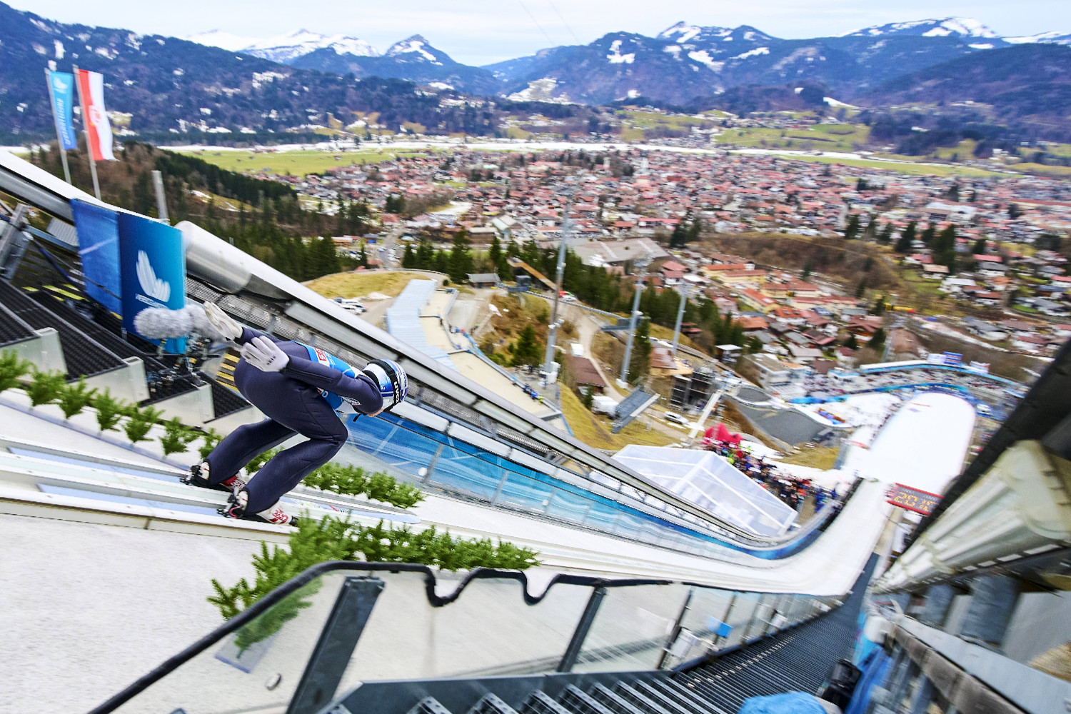 VierschanzentourneeQualifikation in Oberstdorf heute live im TV